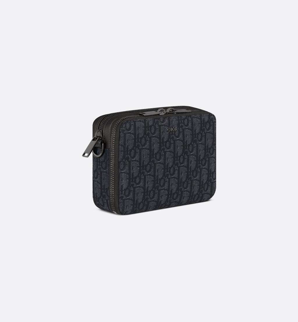 Pouch mit Reißverschluss und Riemen