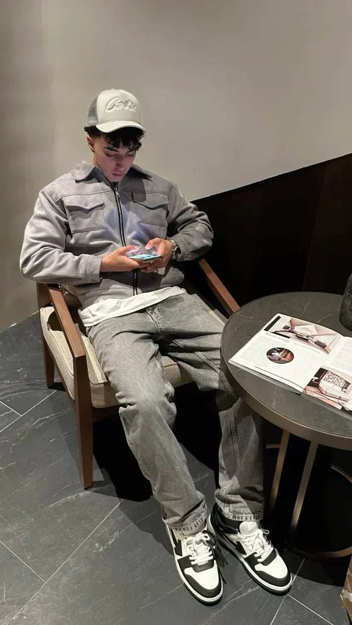 GREY DISTRICT OUTFIT